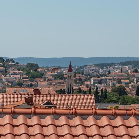 Appartement Apartman Lotos à Trogir Extérieur photo