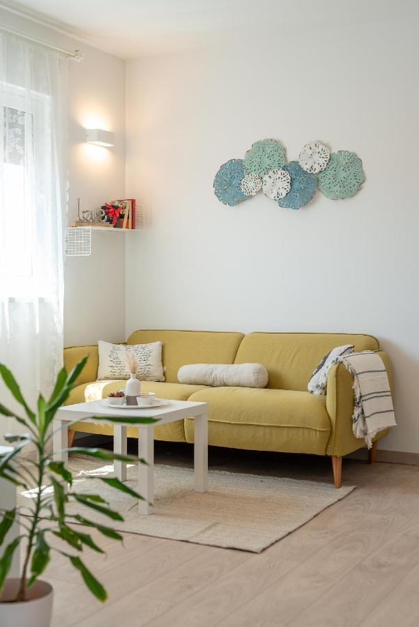 Appartement Apartman Lotos à Trogir Extérieur photo
