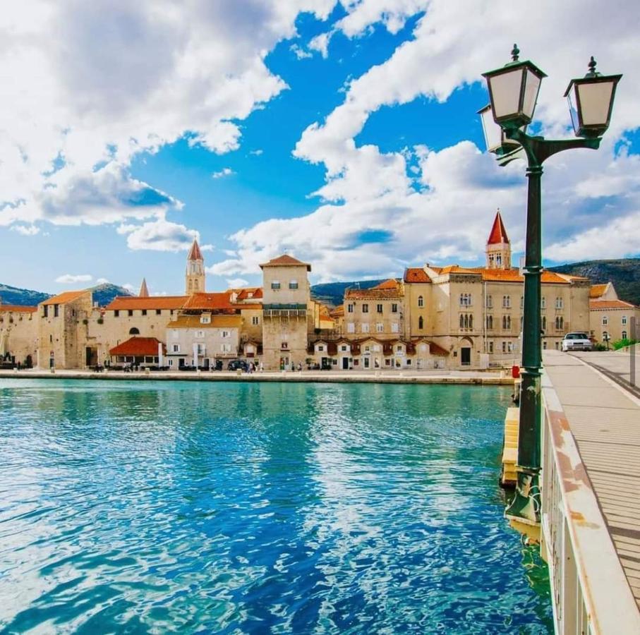 Appartement Apartman Lotos à Trogir Extérieur photo